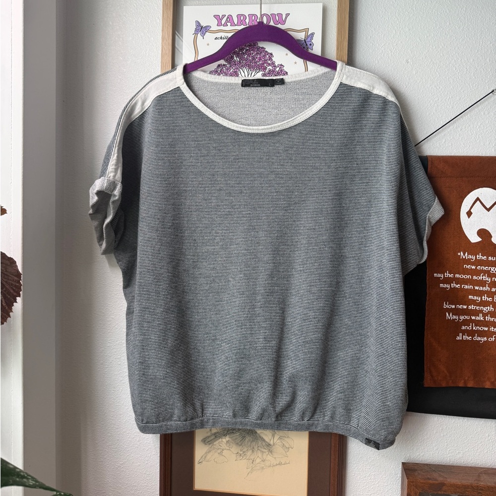 Prana Gray and White Women's Boxy cropped sweatshirt Top